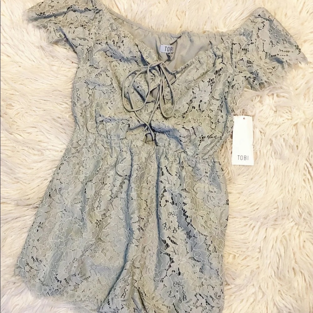 Lace Romper - Picture 3 of 3